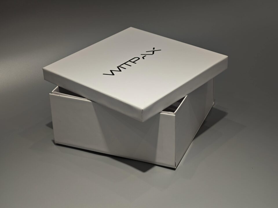 Foldable lift-off lid rigid boxes