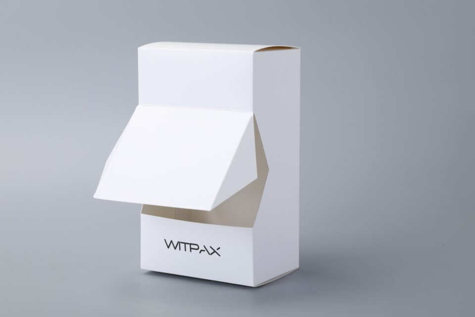 Folding carton for display