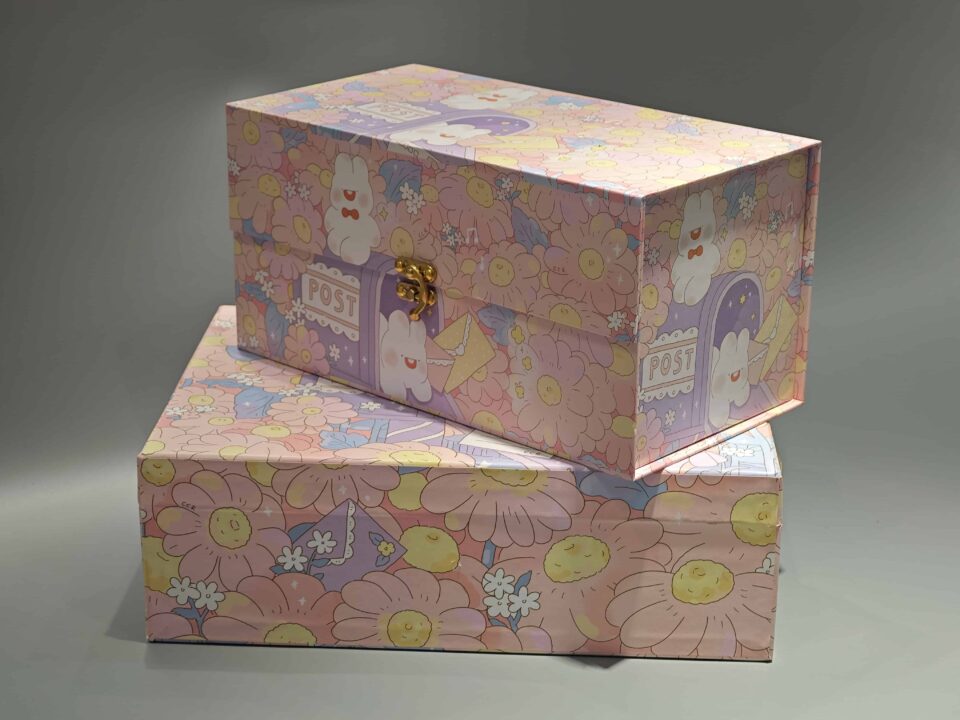 Custom cute flip-top gift box with lock